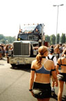 Palazzo Ankum truck and girls