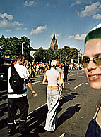 Blondine und Girl mit Neongrünen Haaren