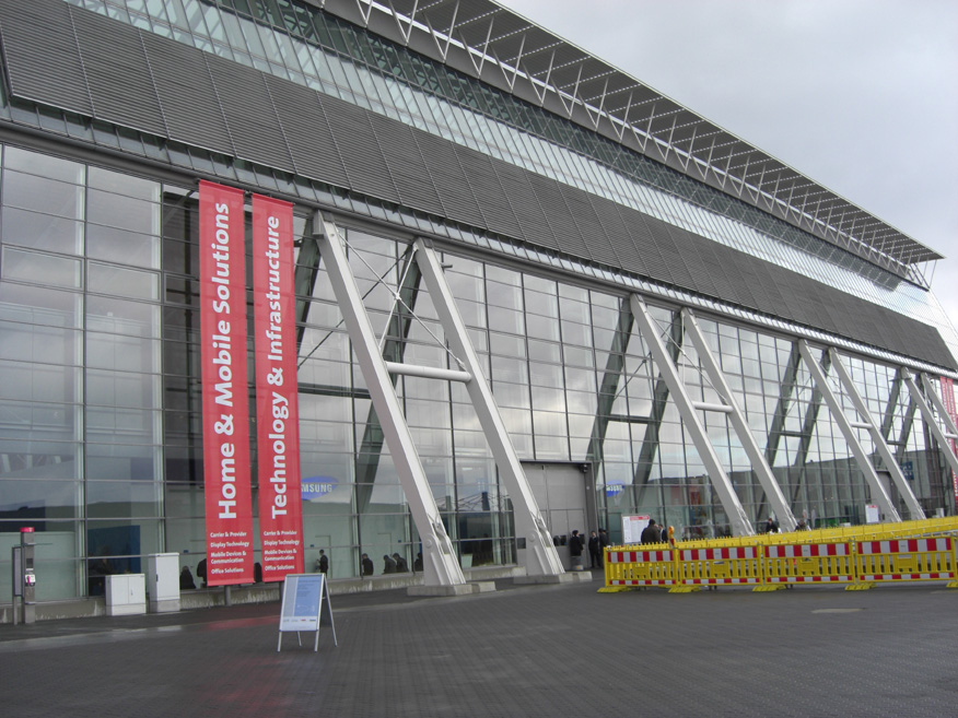 CeBIT Halle mit dem Banner Home and Mobile Solutions